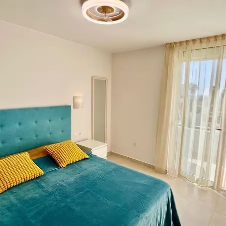 Apartment Sunny On The Paradise Coast.