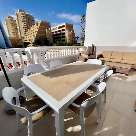 Sunny On The Paradise Coast. Apartment *