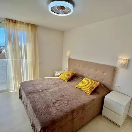 Sunny On The Paradise Coast.