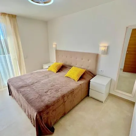 Sunny On The Paradise Coast.