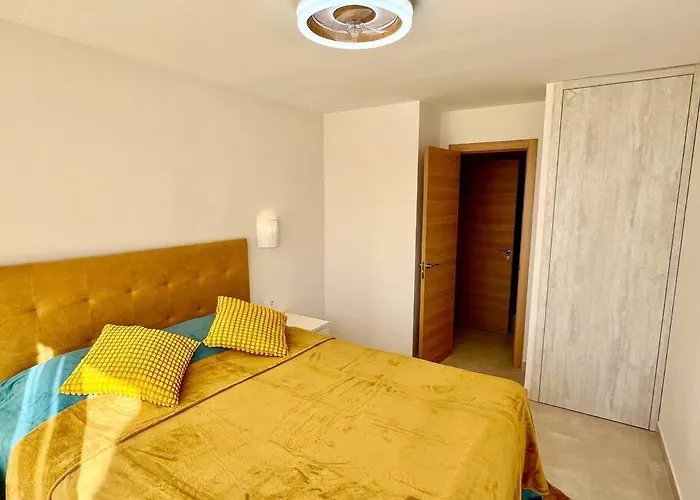 Sunny On The Paradise Coast.